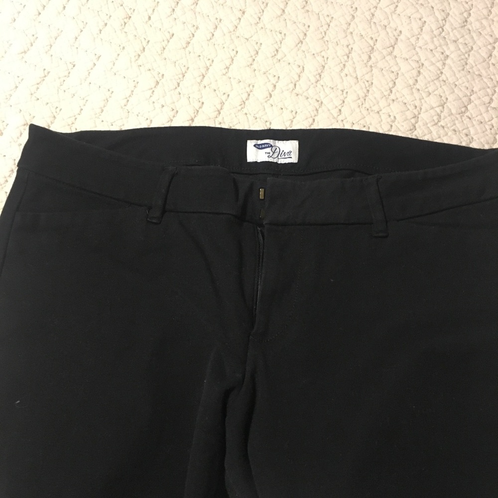 SOLD Old Navy Diva style black ankle pants